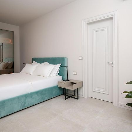 Toto Hotel & Apartments Radhime Exterior photo